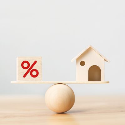 Weekly mortgage demand jumps 7% as interest rates drop to lowest level since September